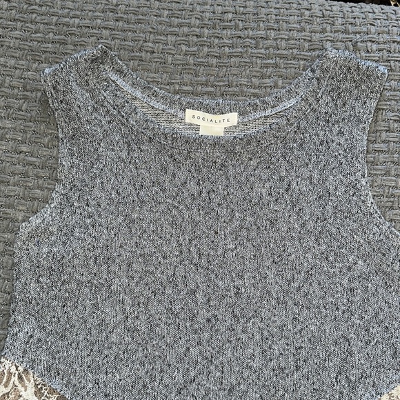 Lace top - Picture 3 of 6